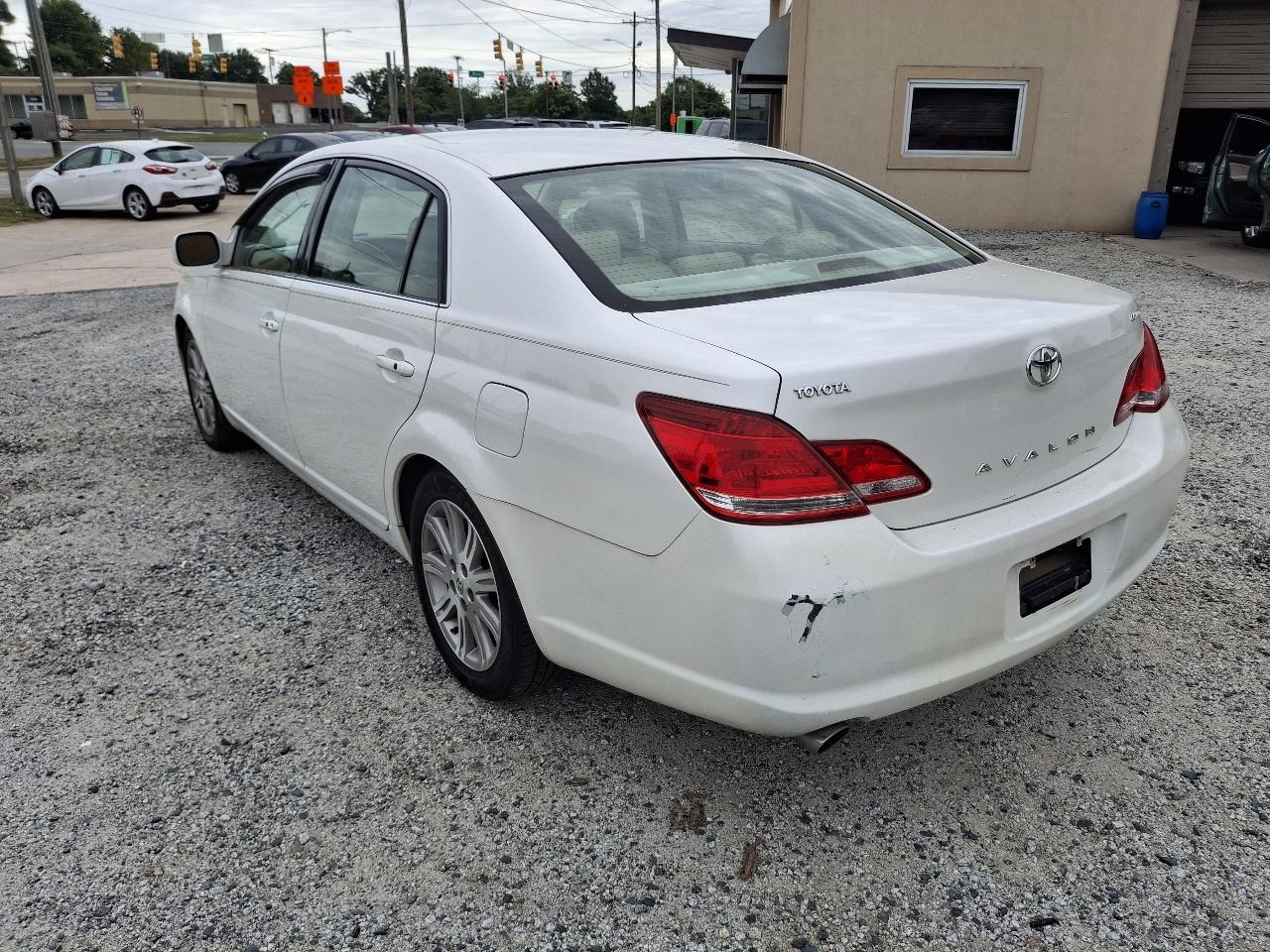 Toyota Avalon XL 2006