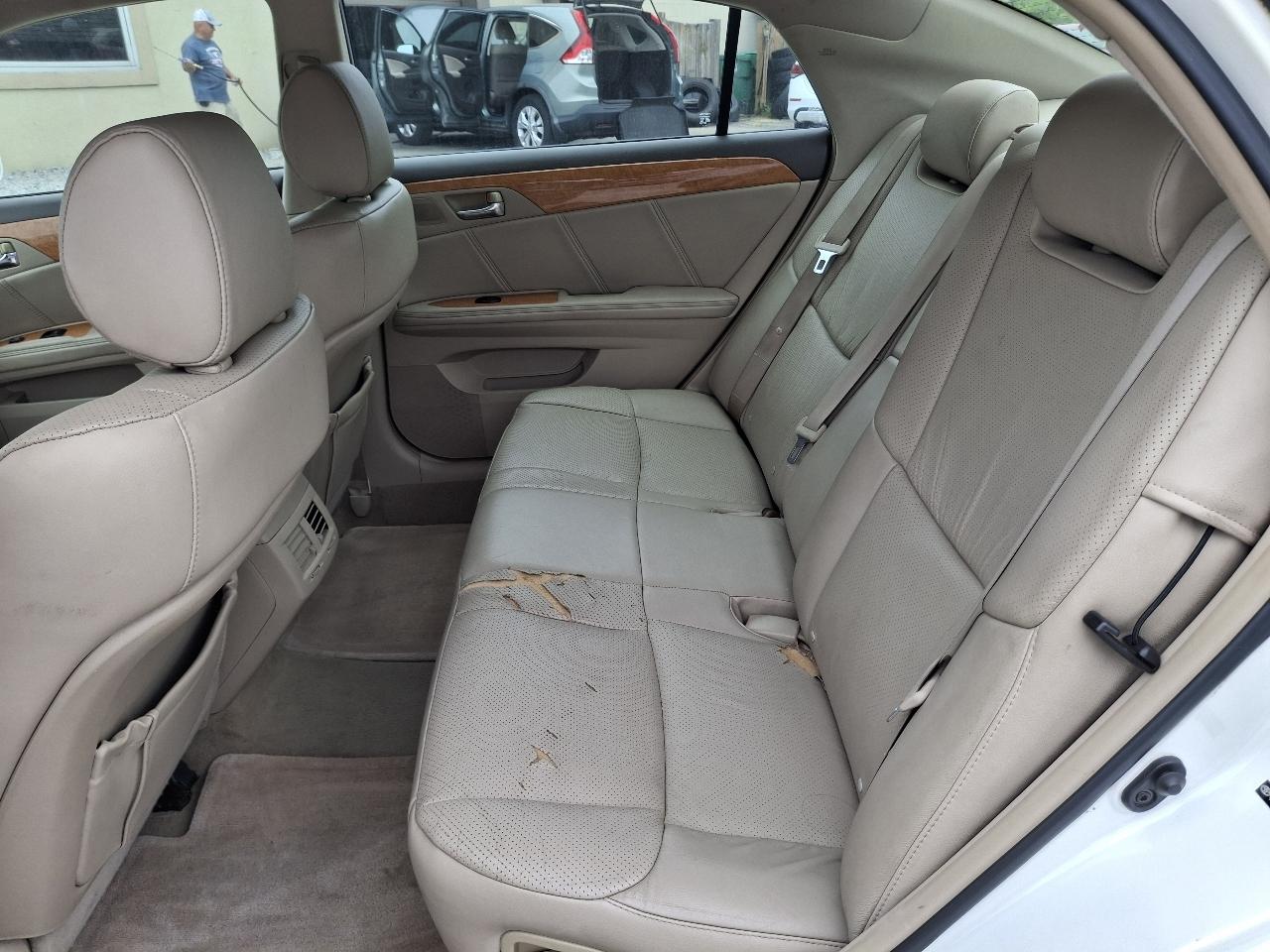 Toyota Avalon XL 2006