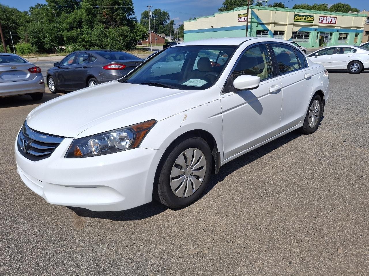 Honda Accord LX sedan AT 2012