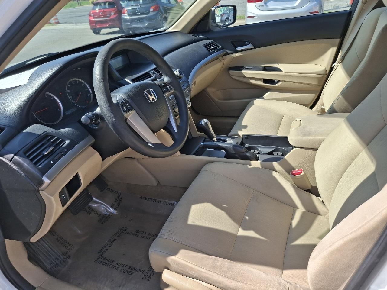 Honda Accord LX sedan AT 2012