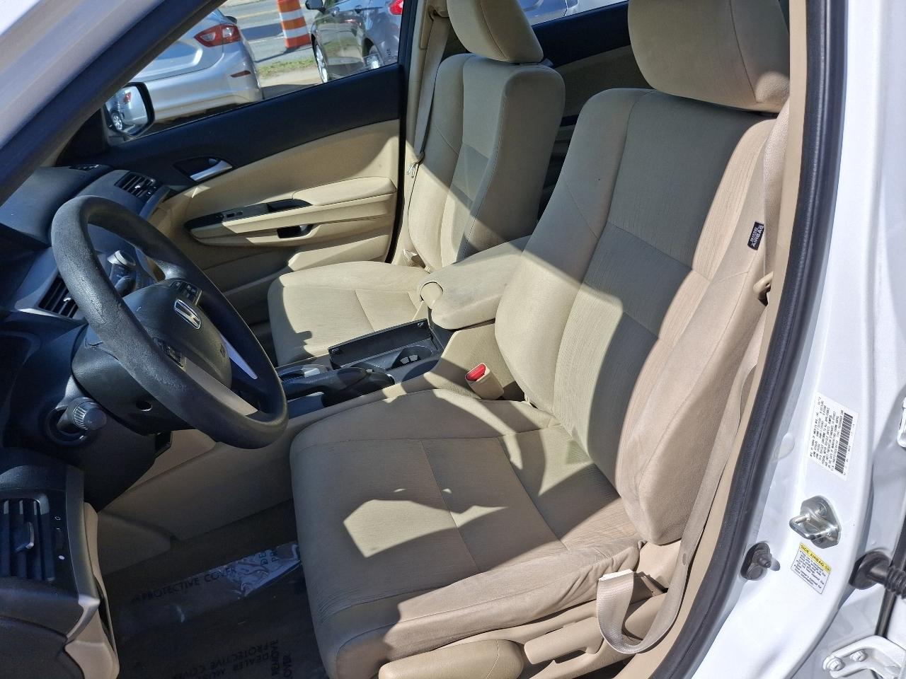 Honda Accord LX sedan AT 2012