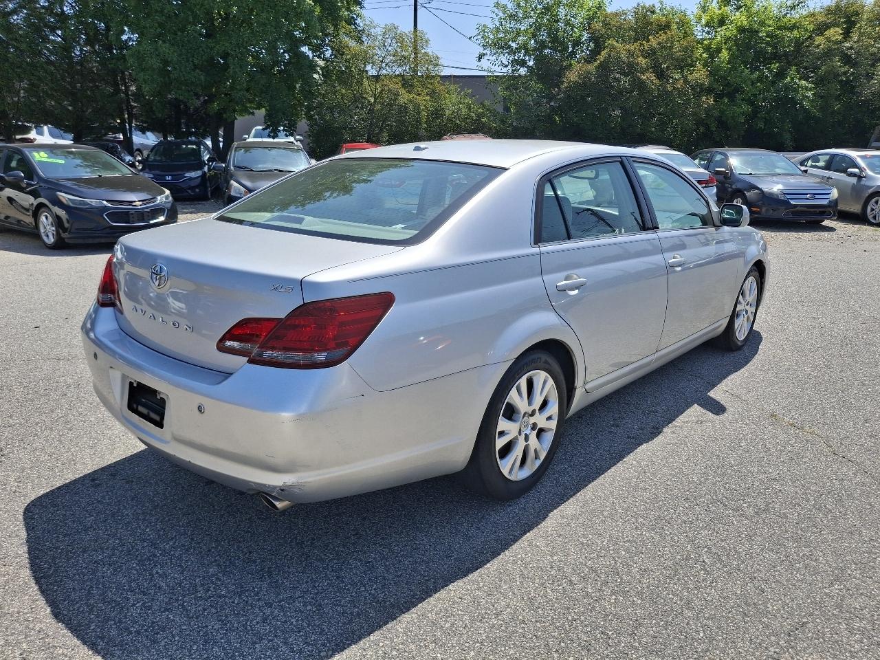 Toyota Avalon XL 2009