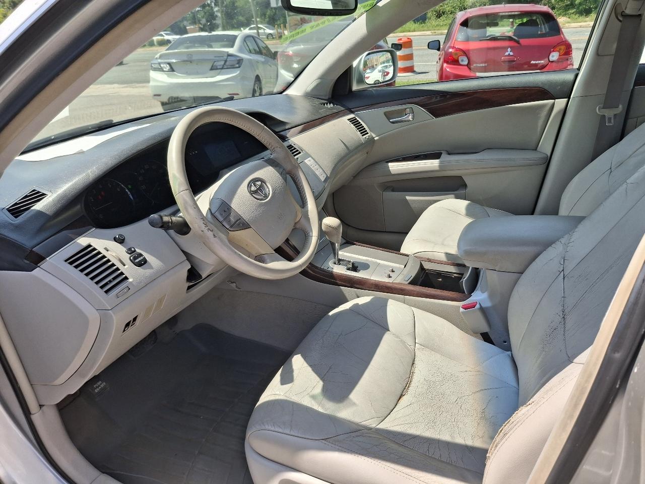 Toyota Avalon XL 2009