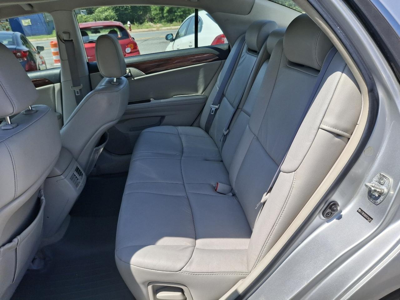 Toyota Avalon XL 2009