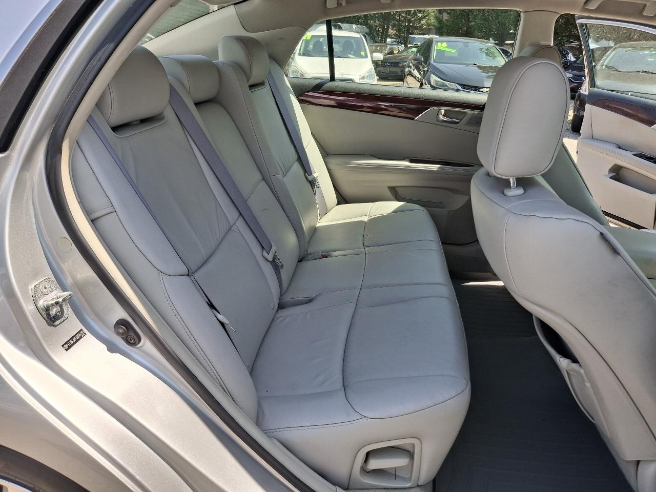 Toyota Avalon XL 2009