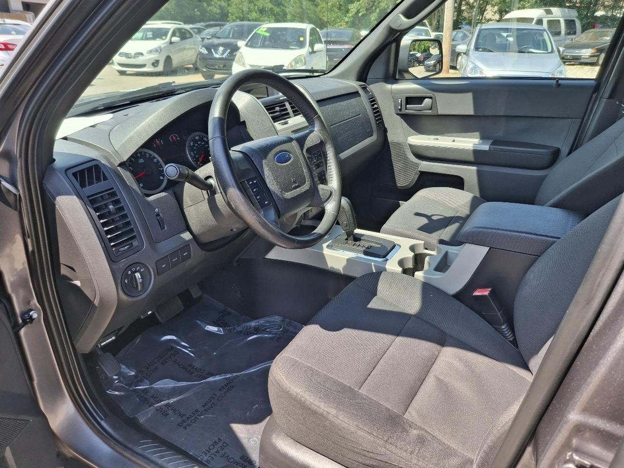 Ford Escape XLT FWD 2012