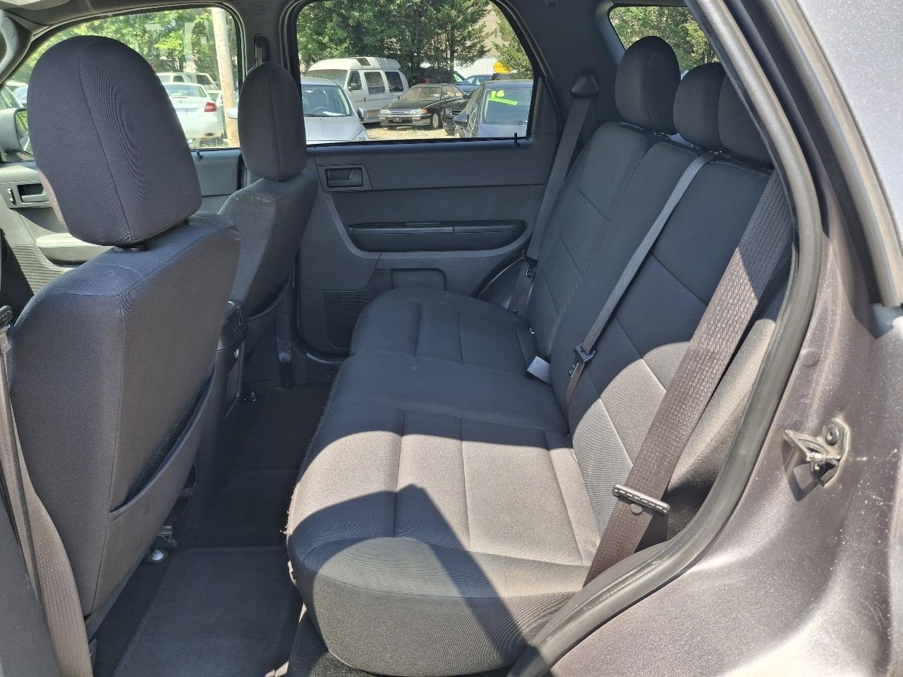 Ford Escape XLT FWD 2012