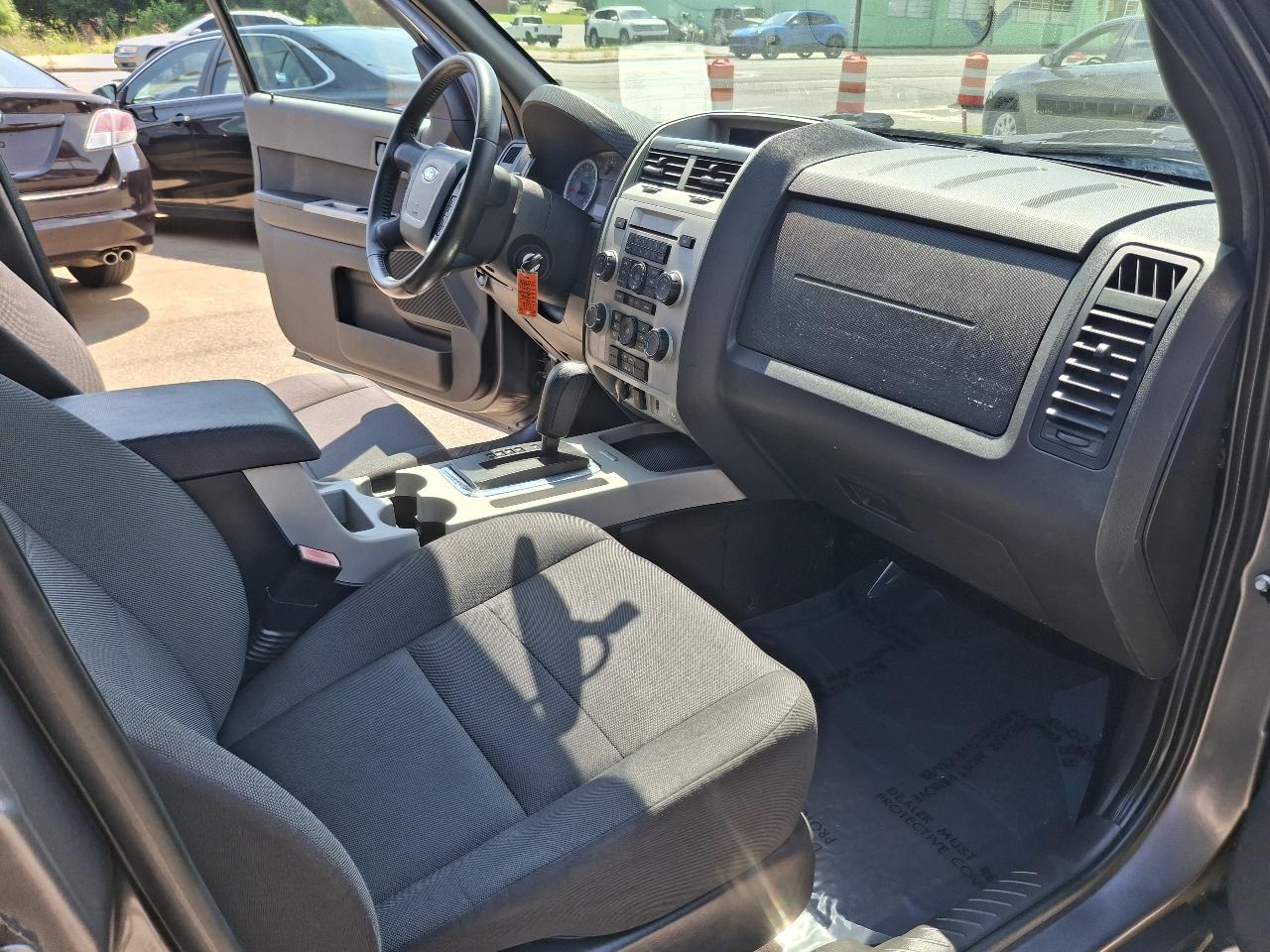 Ford Escape XLT FWD 2012