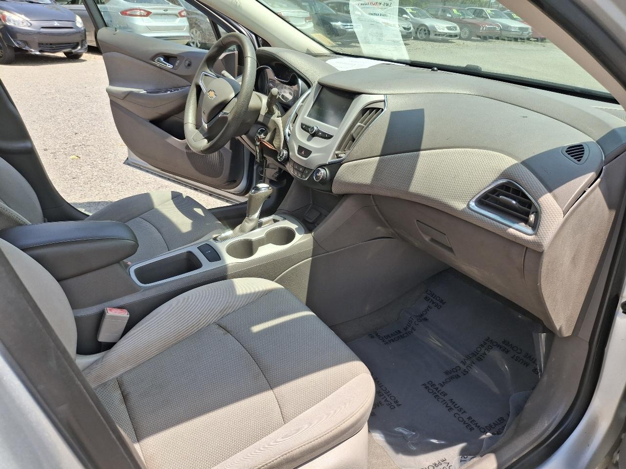 Chevrolet Cruze LS Auto 2017