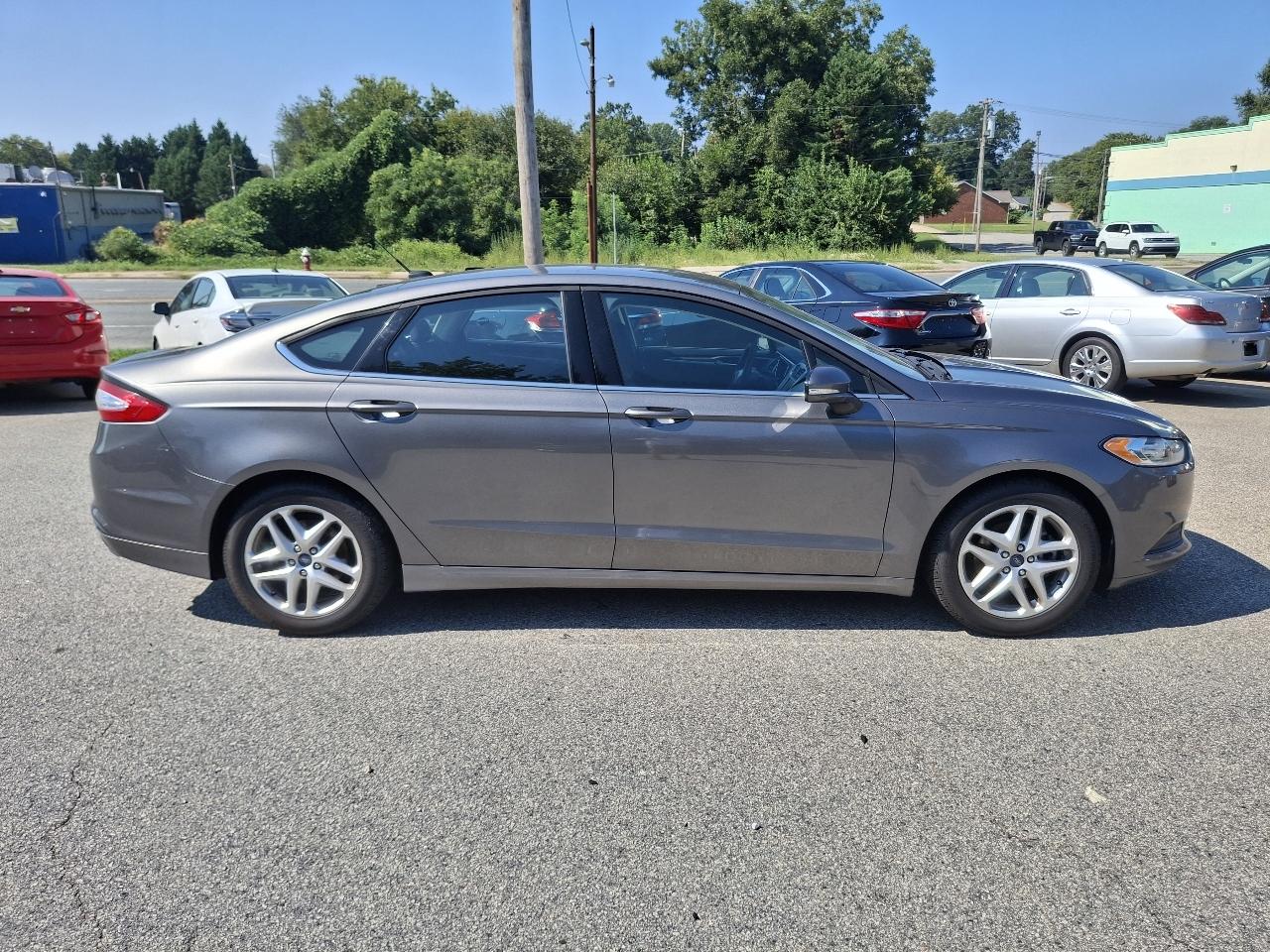 Ford Fusion SE 2014