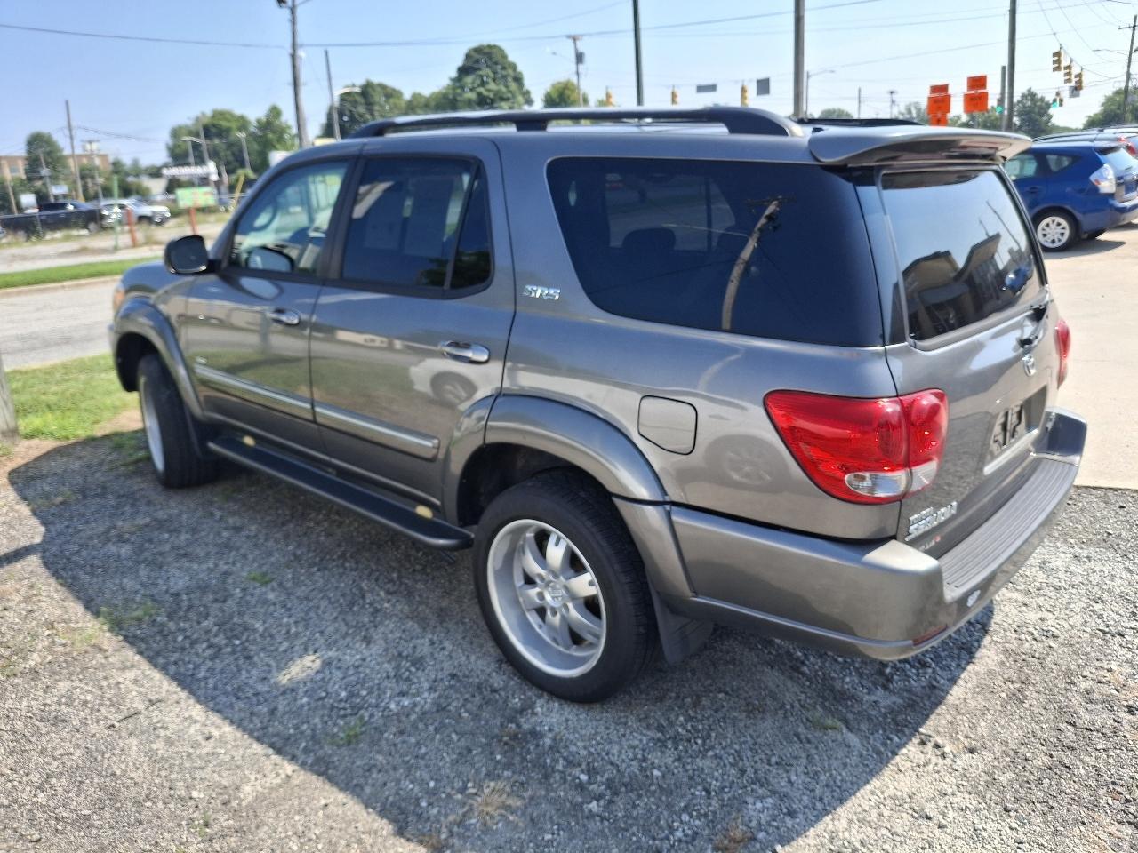 Toyota Sequoia SR5 2WD 2007