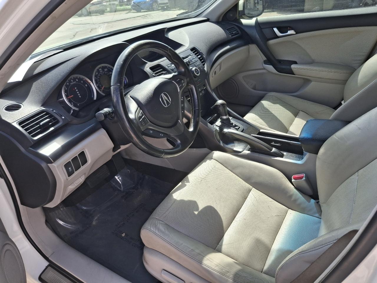 Acura TSX 5-speed AT 2011