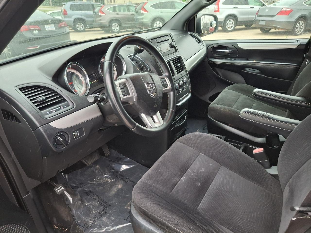 Dodge Grand Caravan SE 2015