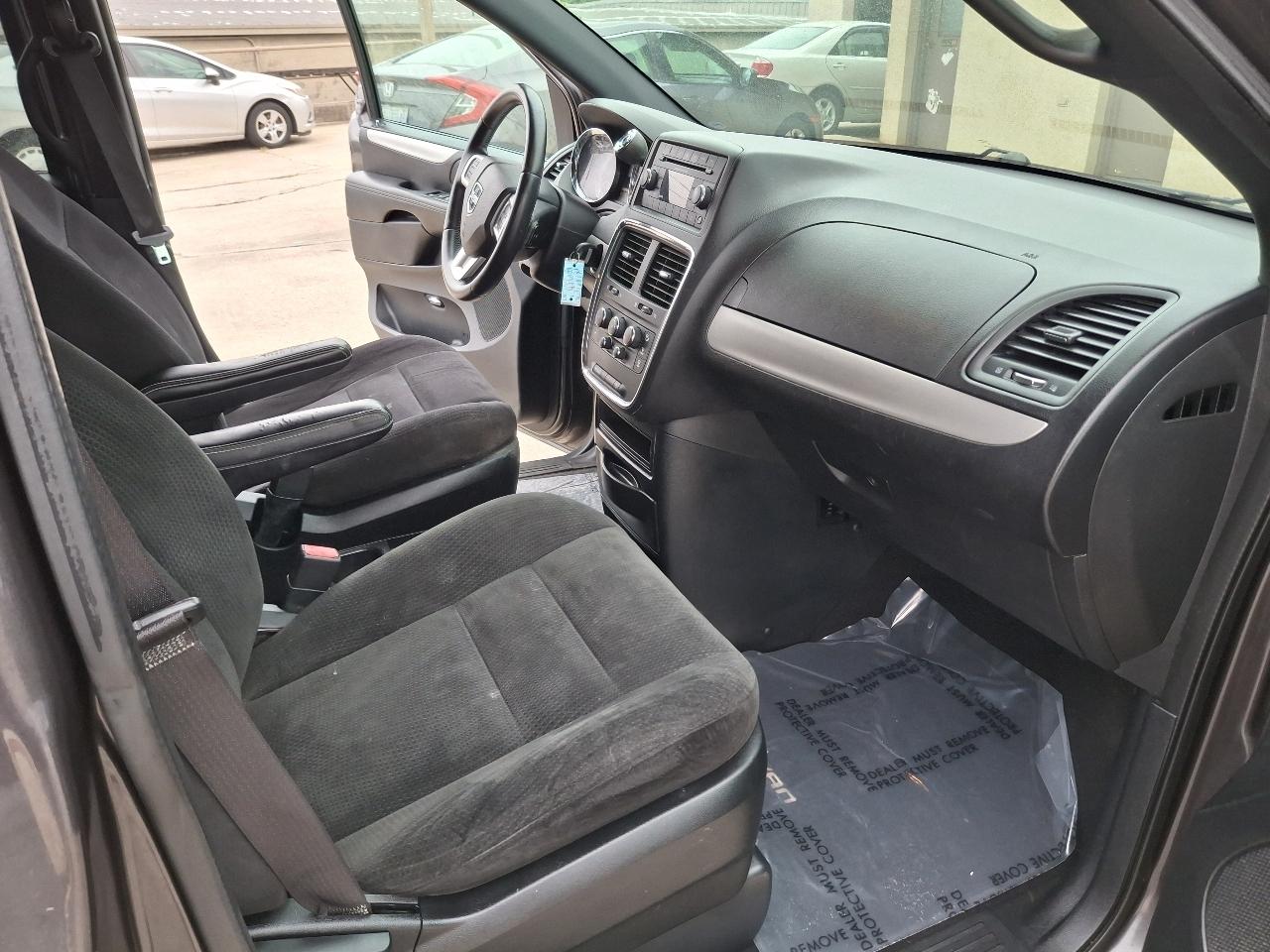 Dodge Grand Caravan SE 2015