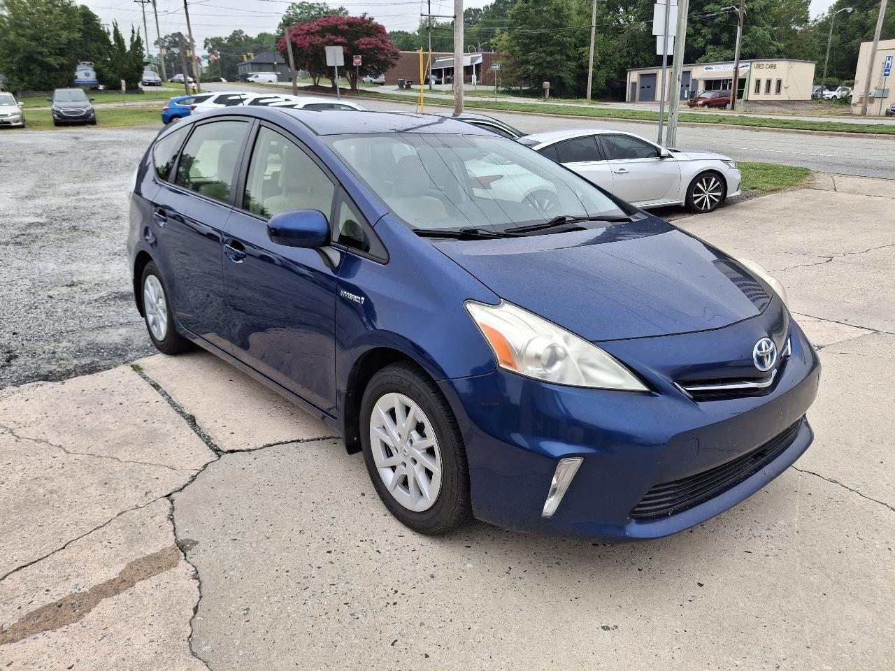Toyota Prius V Two 2012