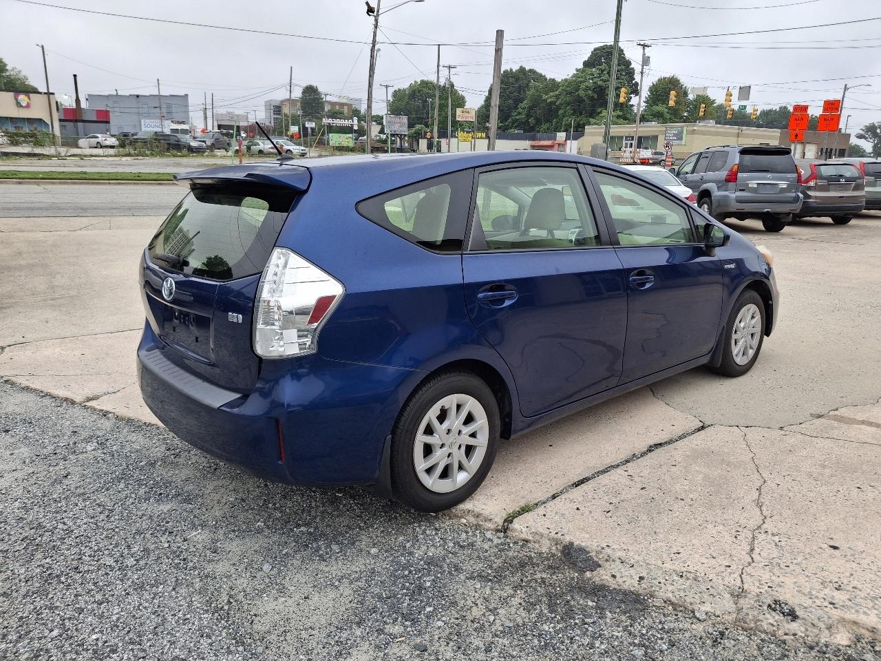 Toyota Prius V Two 2012