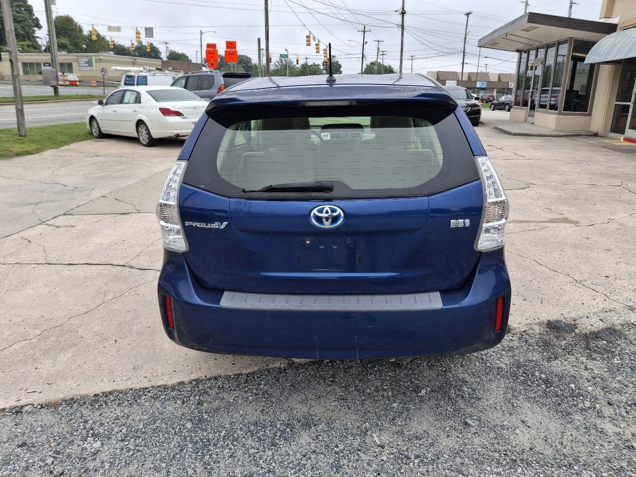 Toyota Prius V Two 2012
