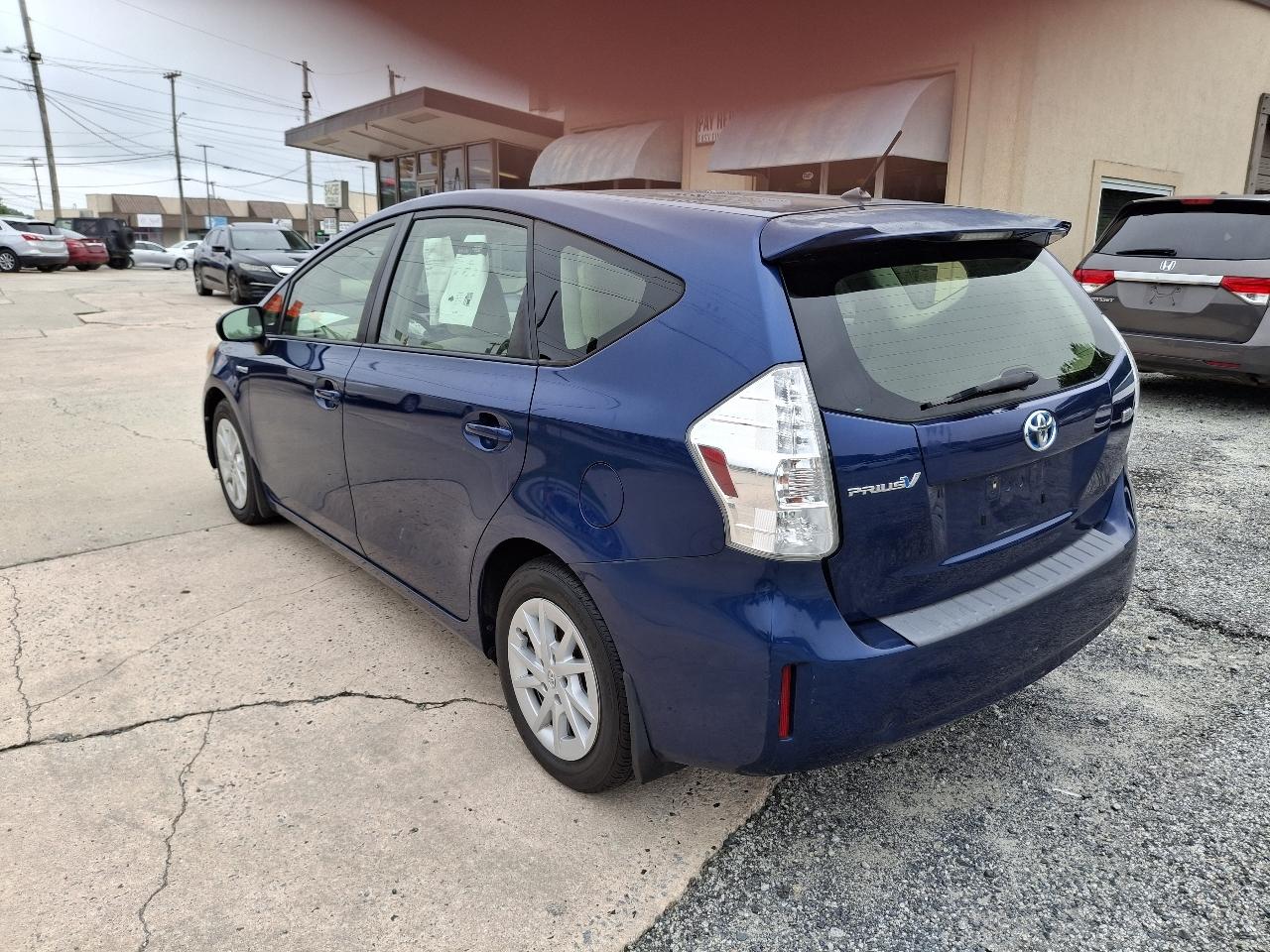 Toyota Prius V Two 2012