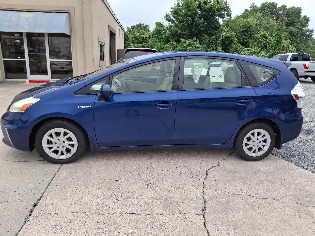 Toyota Prius V Two 2012