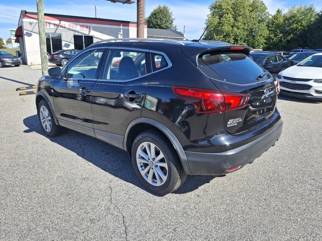 Nissan Rogue Sport S 2019