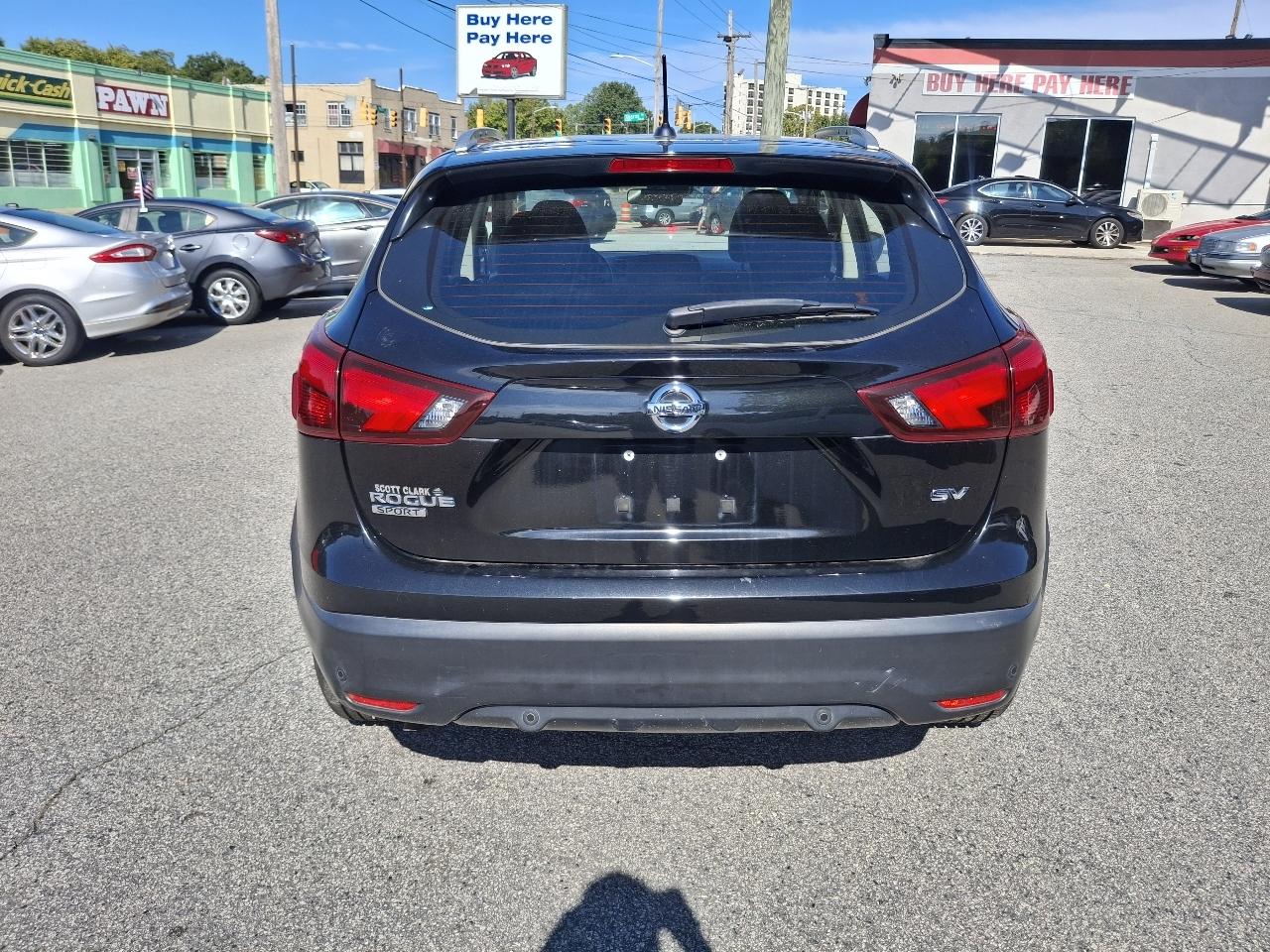 Nissan Rogue Sport S 2019