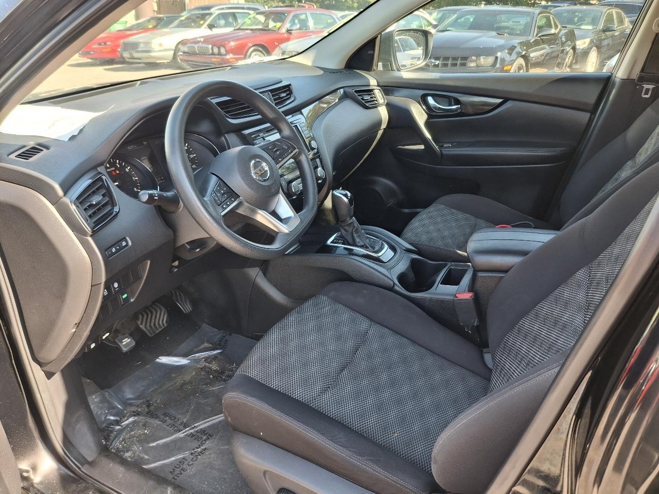 Nissan Rogue Sport S 2019