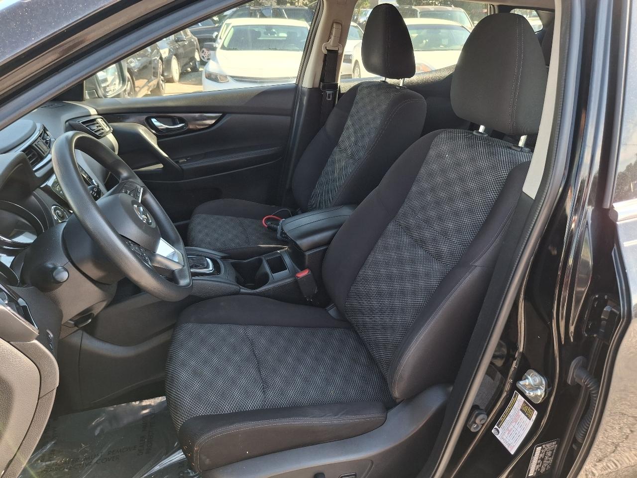 Nissan Rogue Sport S 2019