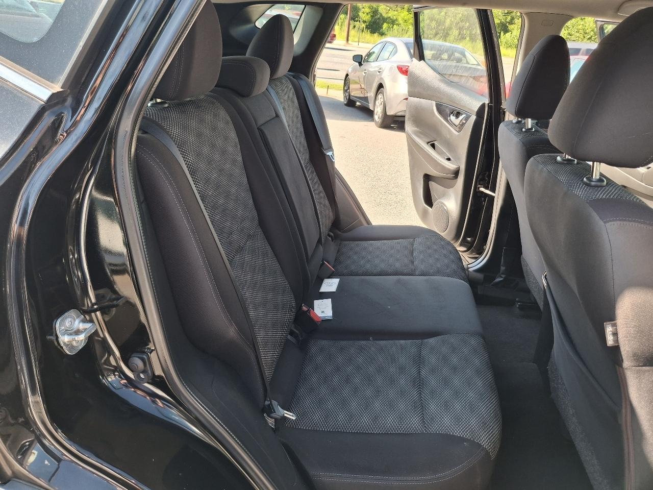Nissan Rogue Sport S 2019