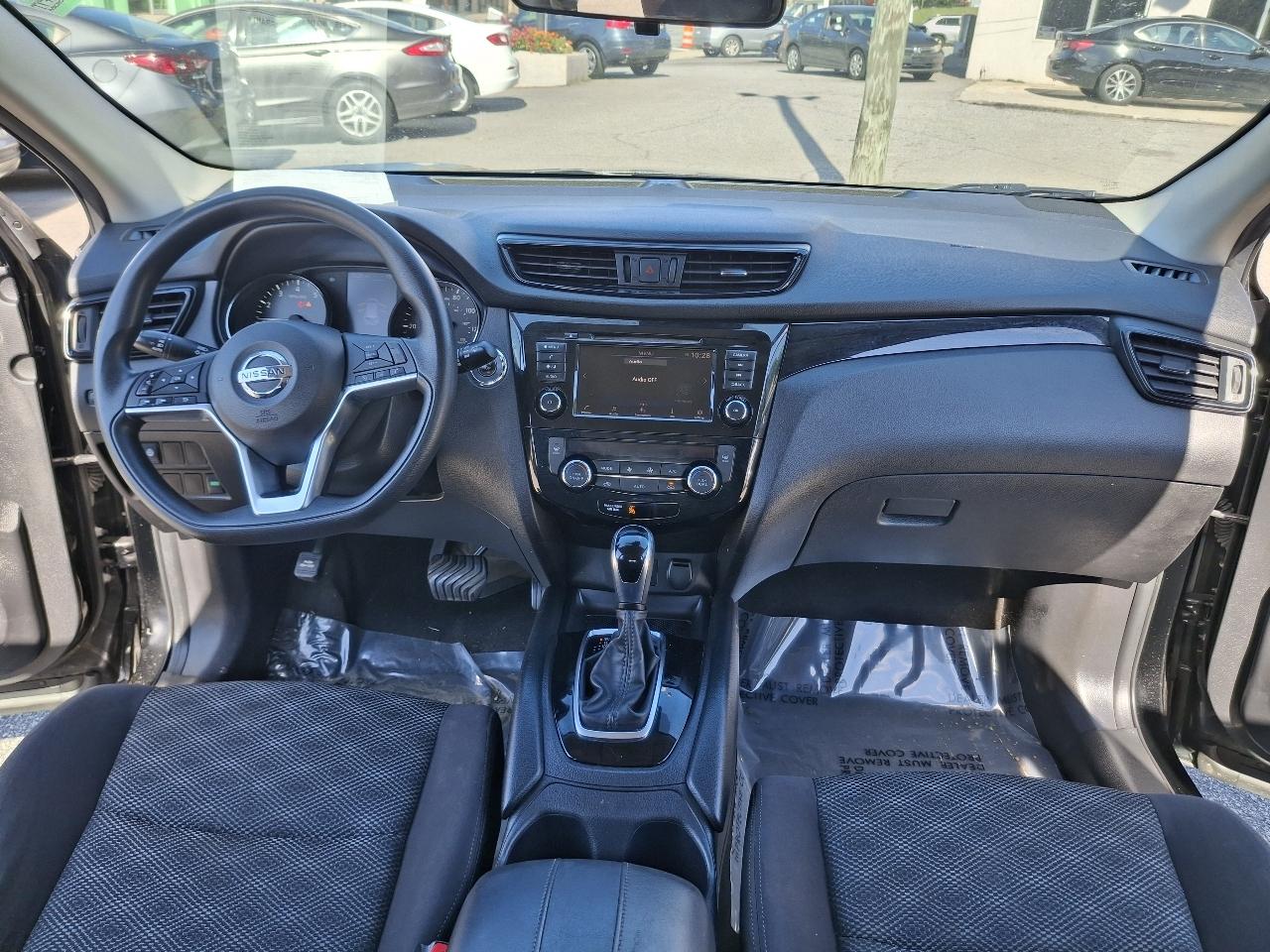 Nissan Rogue Sport S 2019