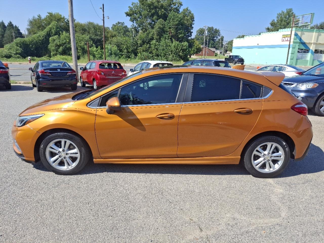 Chevrolet Cruze LT Auto Hatchback 2017