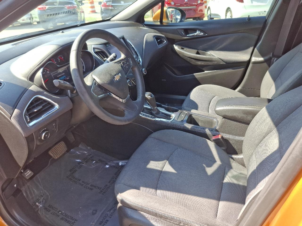 Chevrolet Cruze LT Auto Hatchback 2017