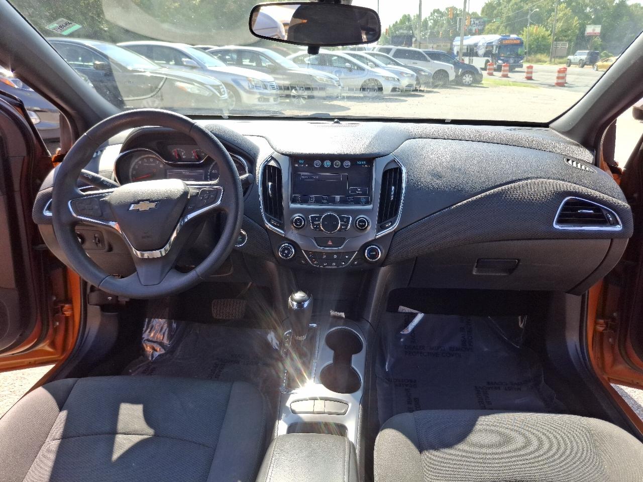 Chevrolet Cruze LT Auto Hatchback 2017