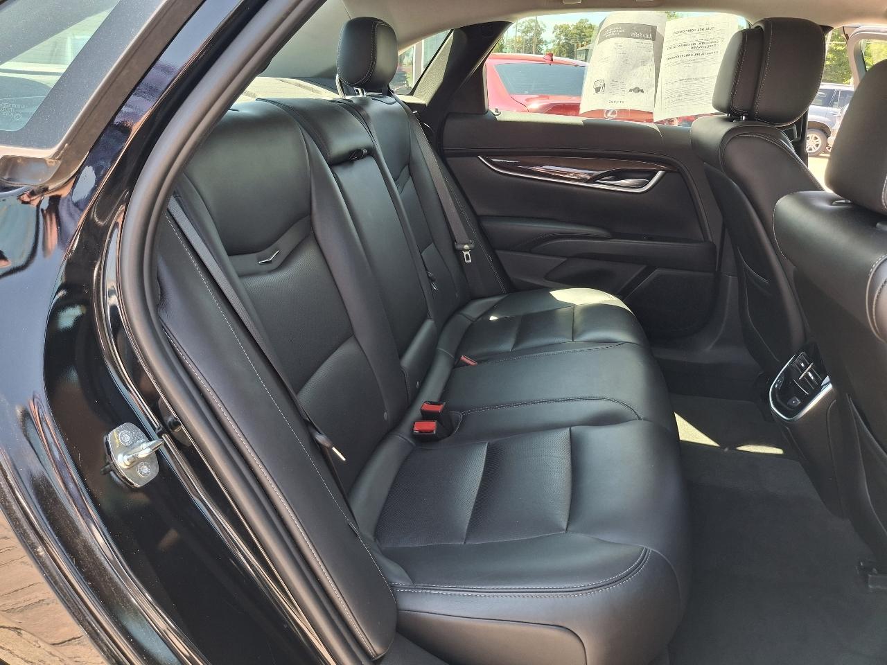 Cadillac XTS Luxury 2013