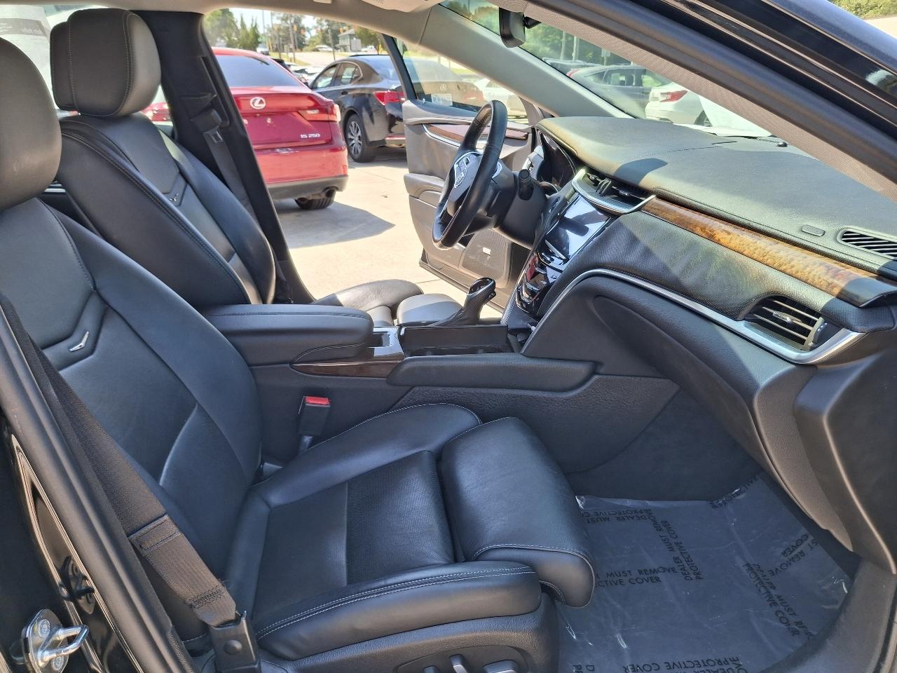 Cadillac XTS Luxury 2013