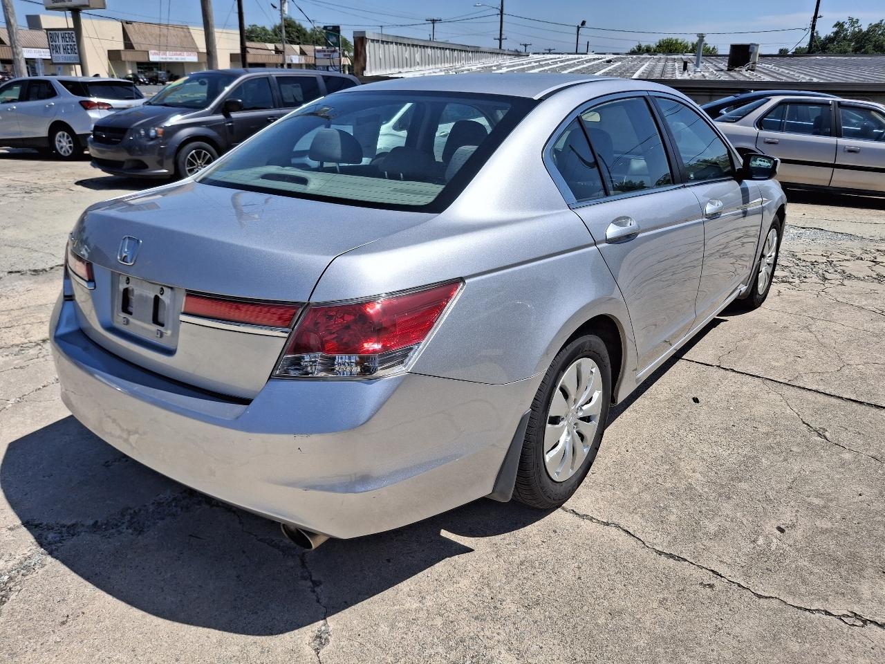 Honda Accord LX sedan AT 2012