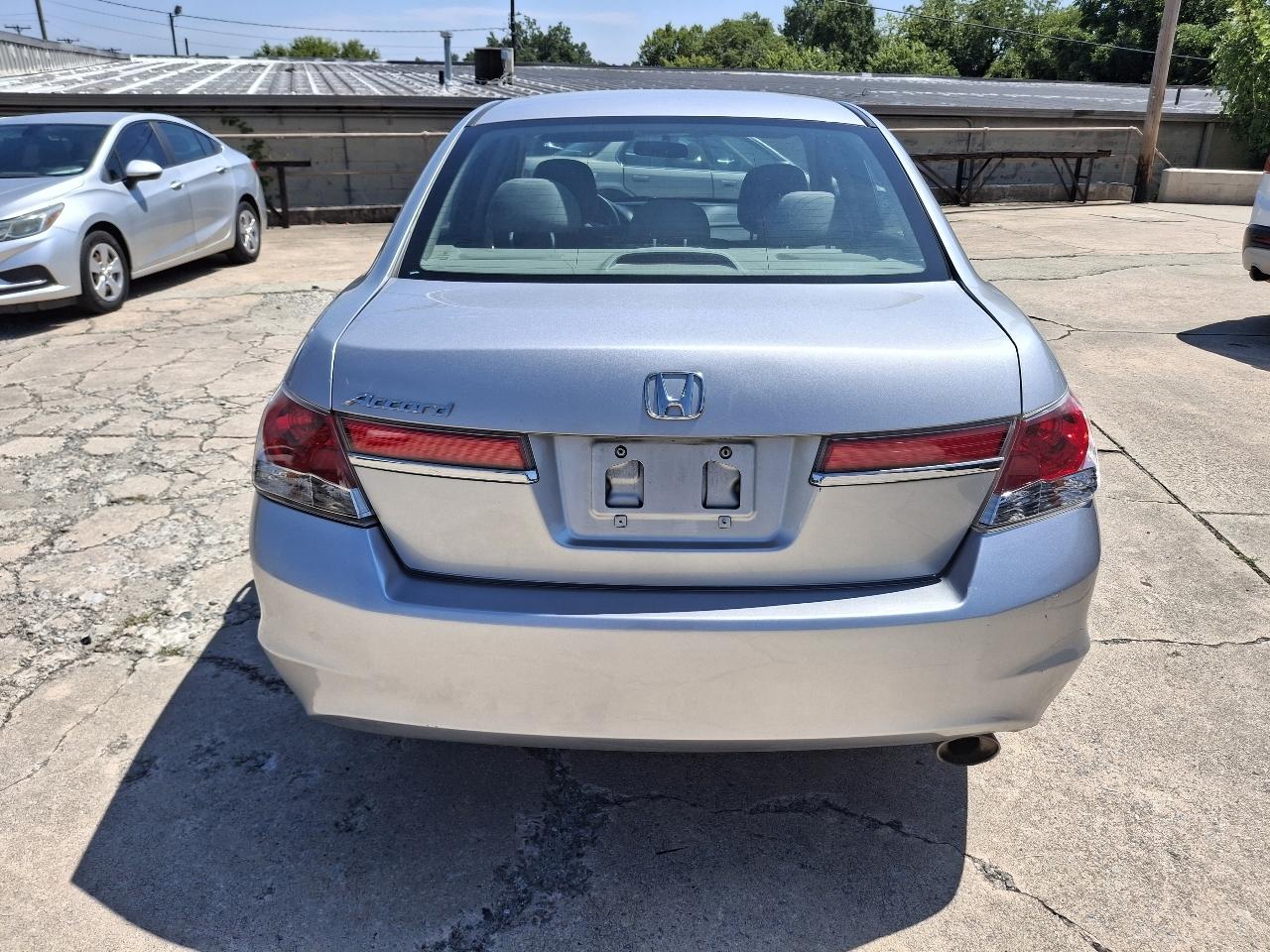 Honda Accord LX sedan AT 2012
