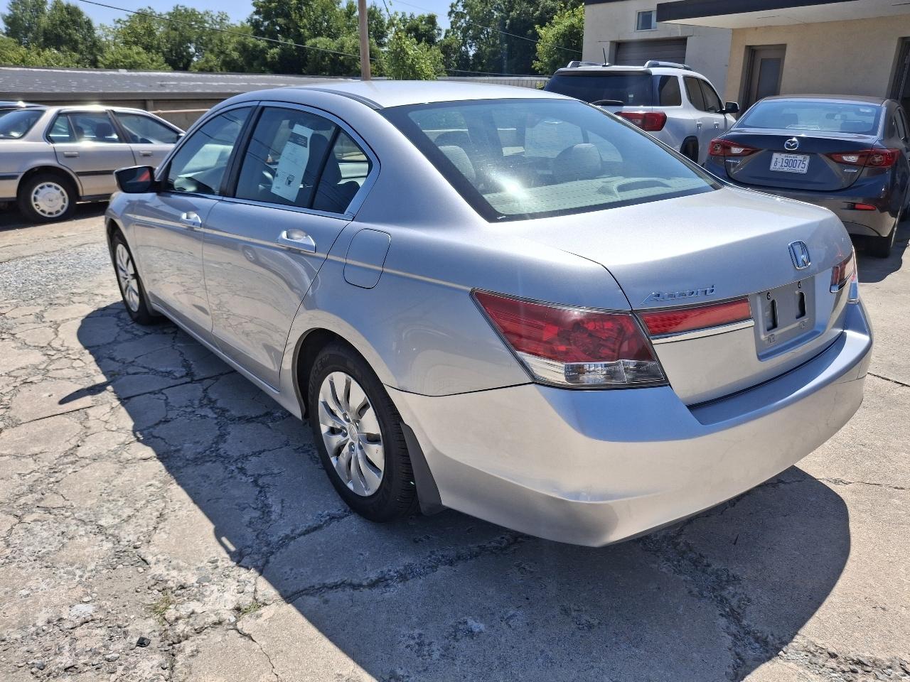 Honda Accord LX sedan AT 2012