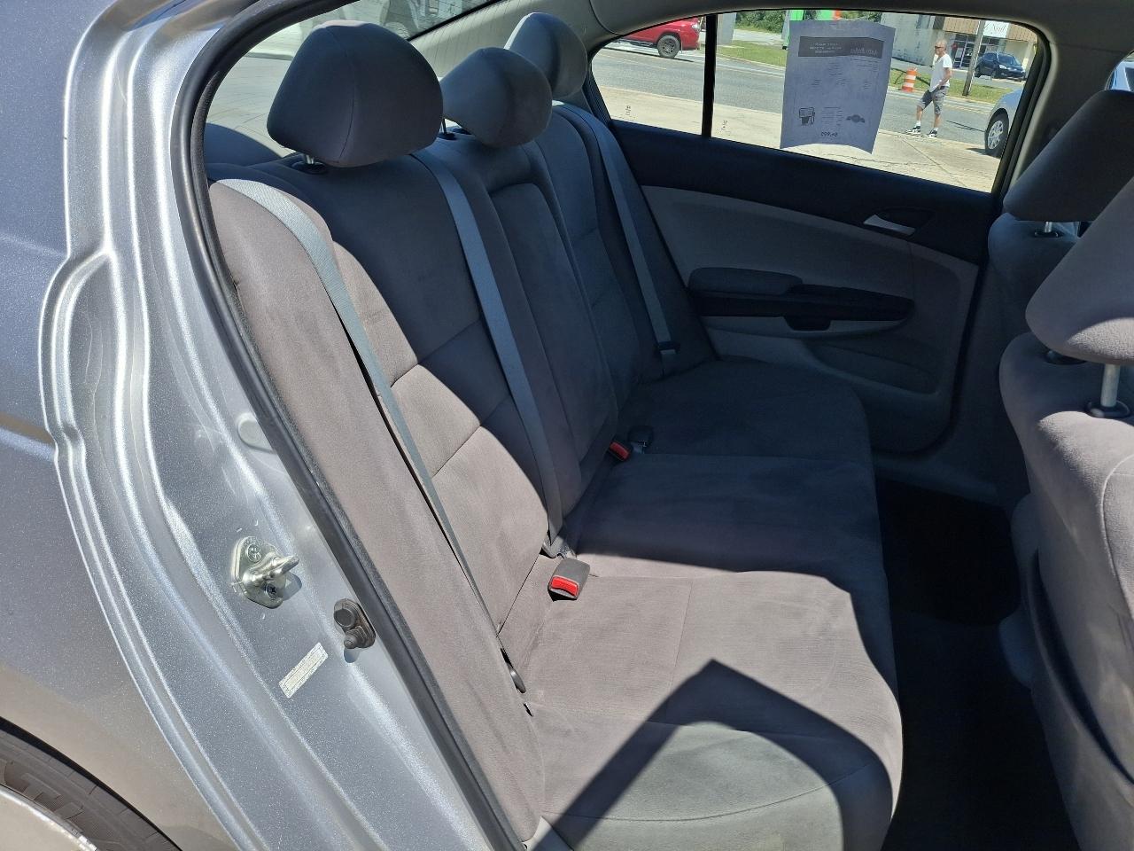Honda Accord LX sedan AT 2012