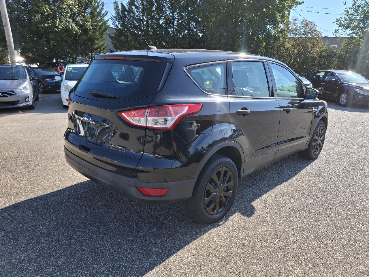 Ford Escape S FWD 2014