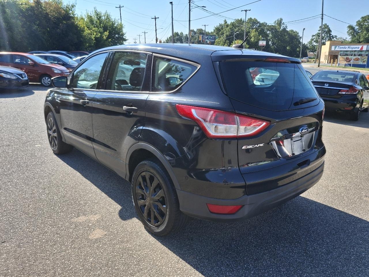 Ford Escape S FWD 2014