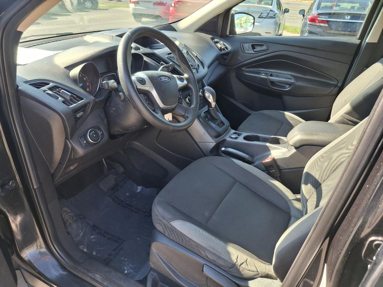 Ford Escape S FWD 2014