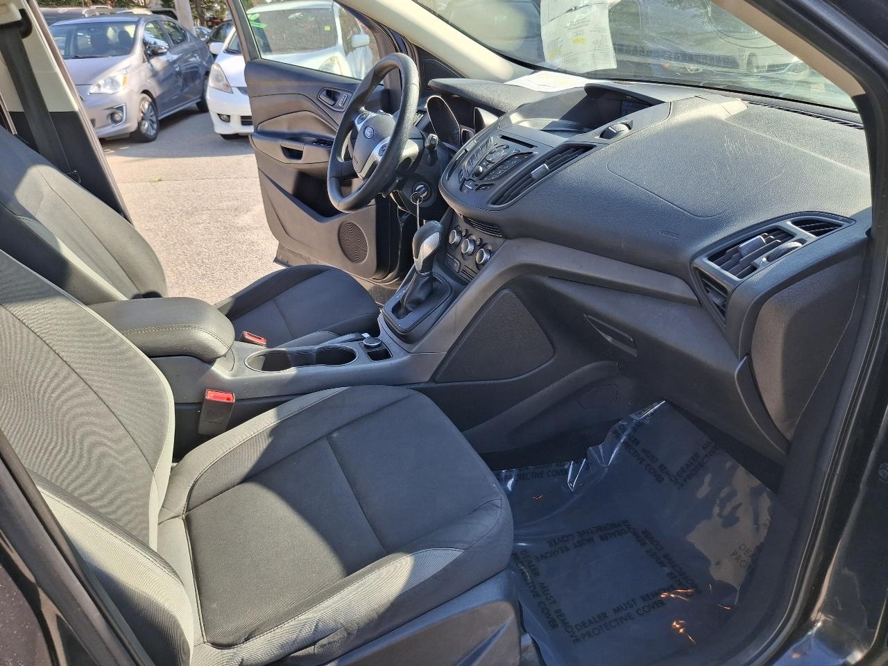 Ford Escape S FWD 2014