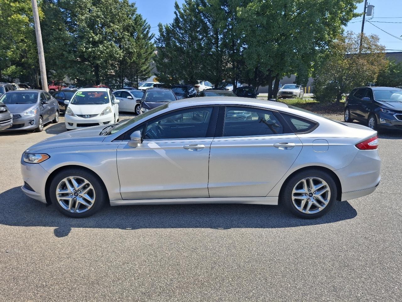 Ford Fusion SE 2013
