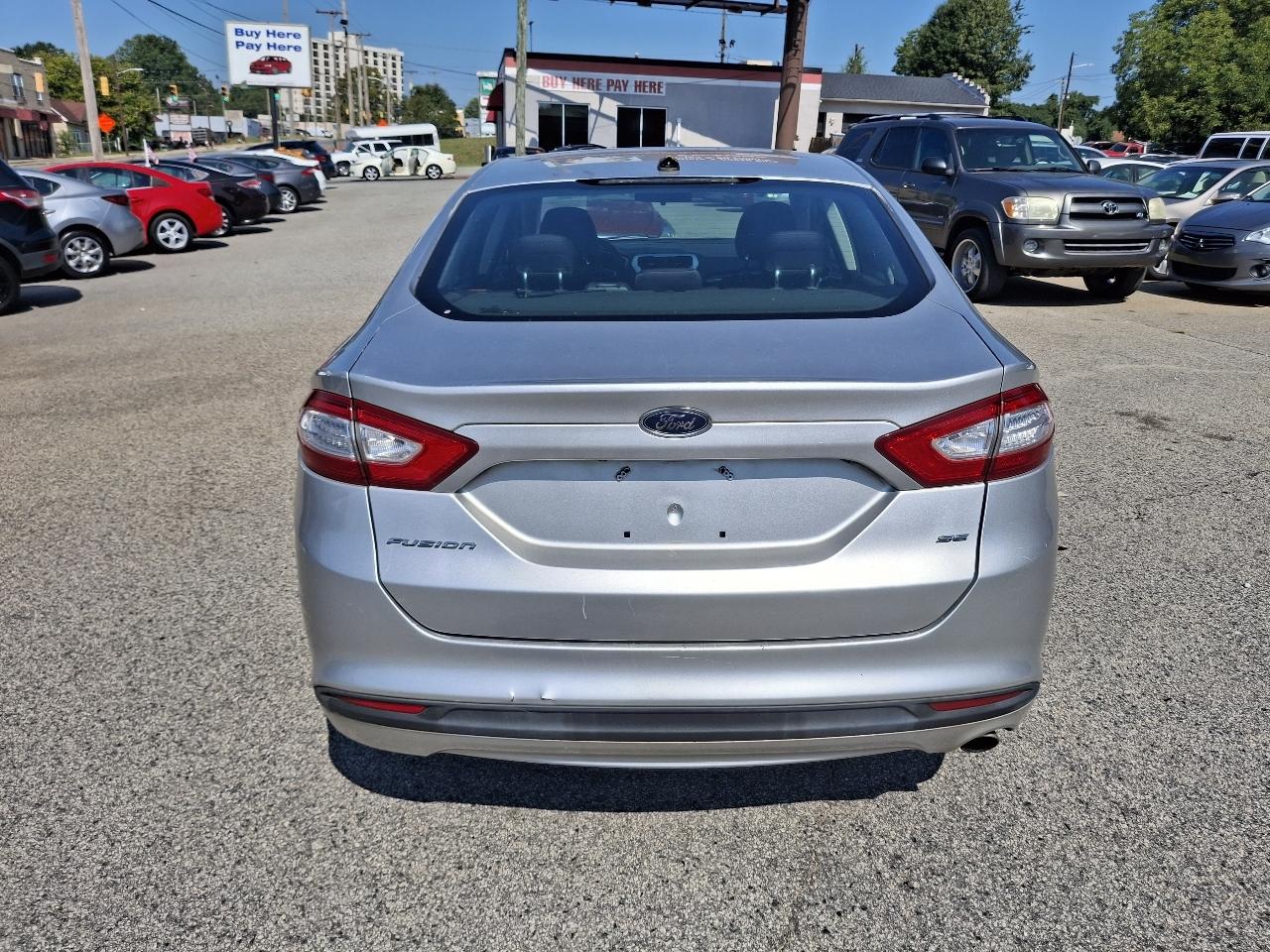 Ford Fusion SE 2013