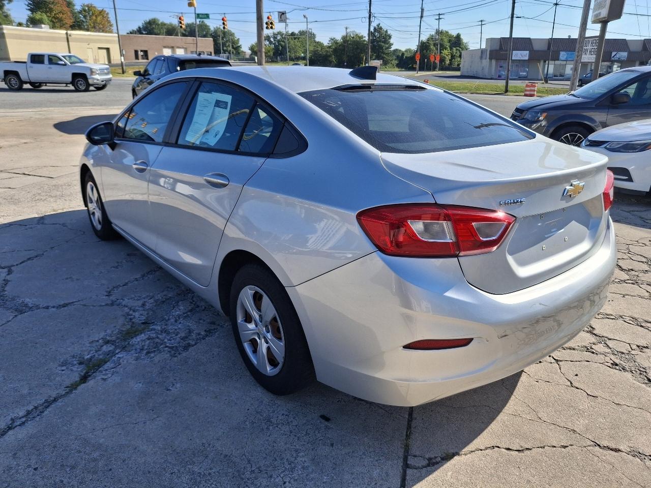 Chevrolet Cruze LS Auto 2017