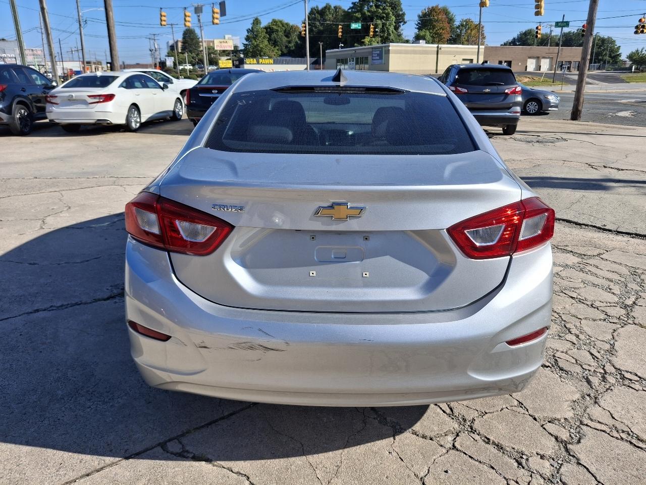 Chevrolet Cruze LS Auto 2017