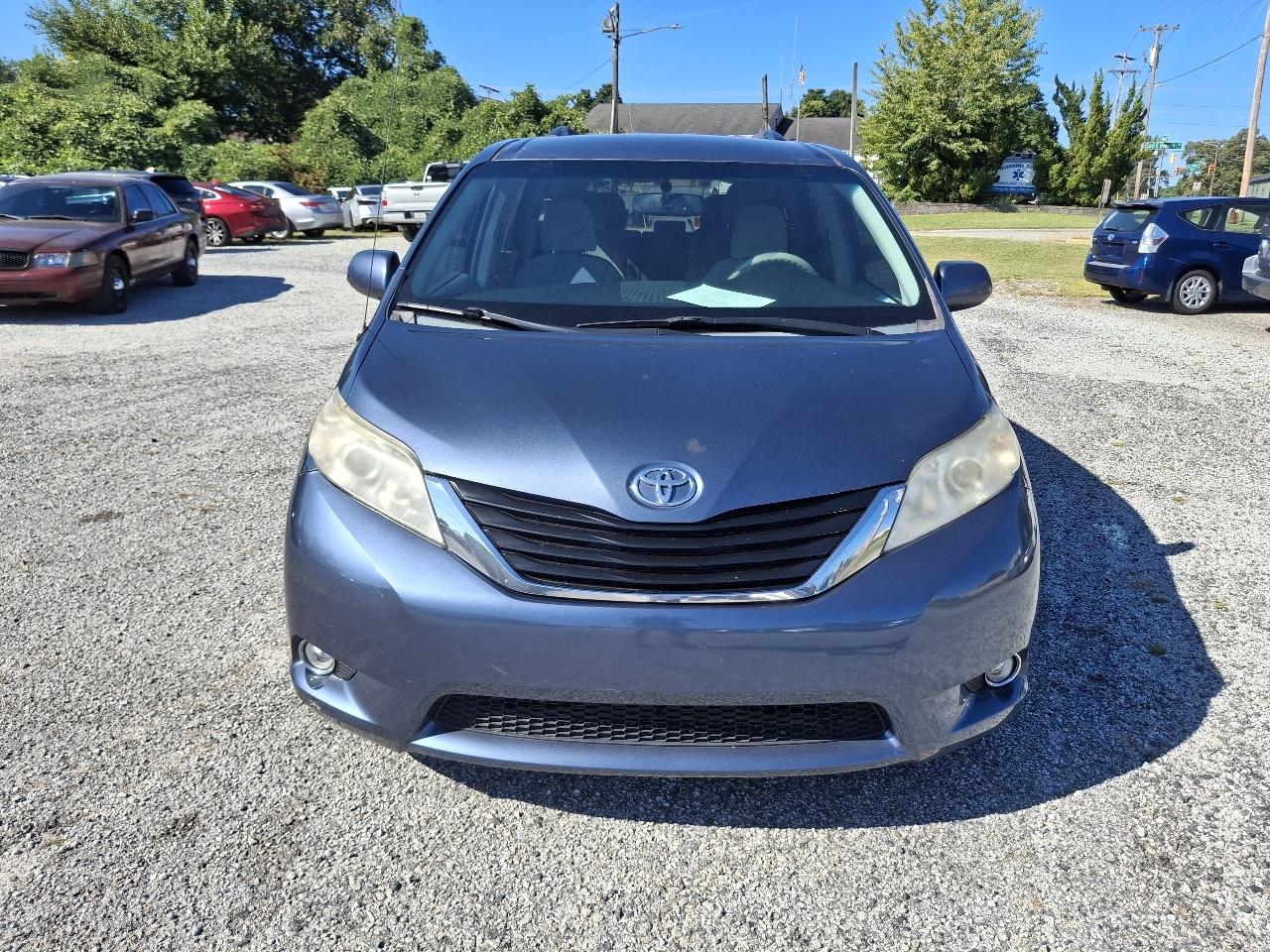 Toyota Sienna LE FWD 8-Passenger V6 2014