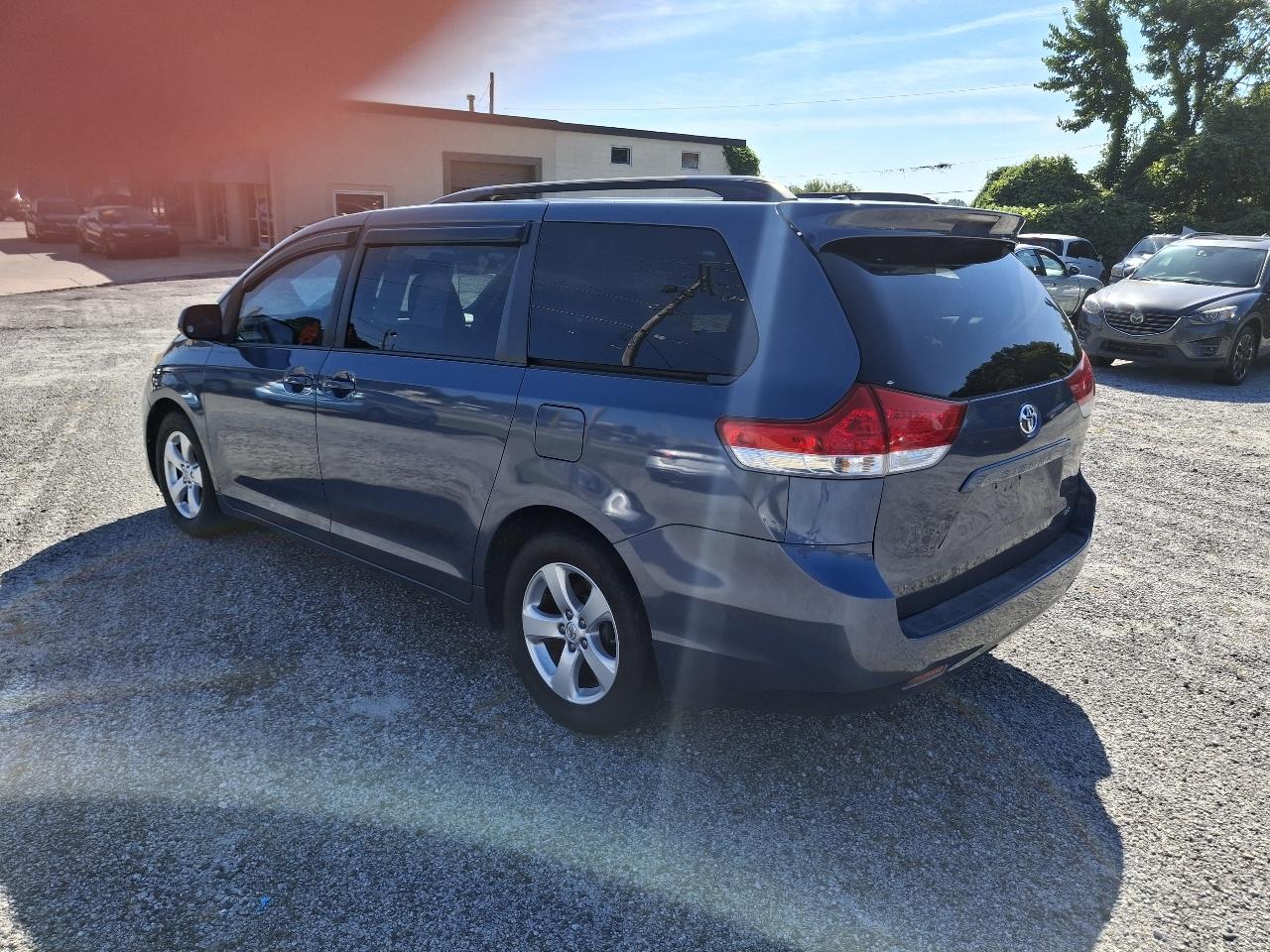 Toyota Sienna LE FWD 8-Passenger V6 2014
