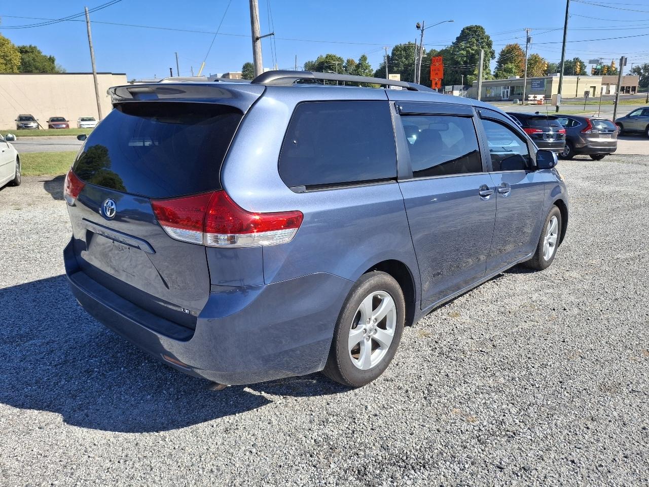 Toyota Sienna LE FWD 8-Passenger V6 2014