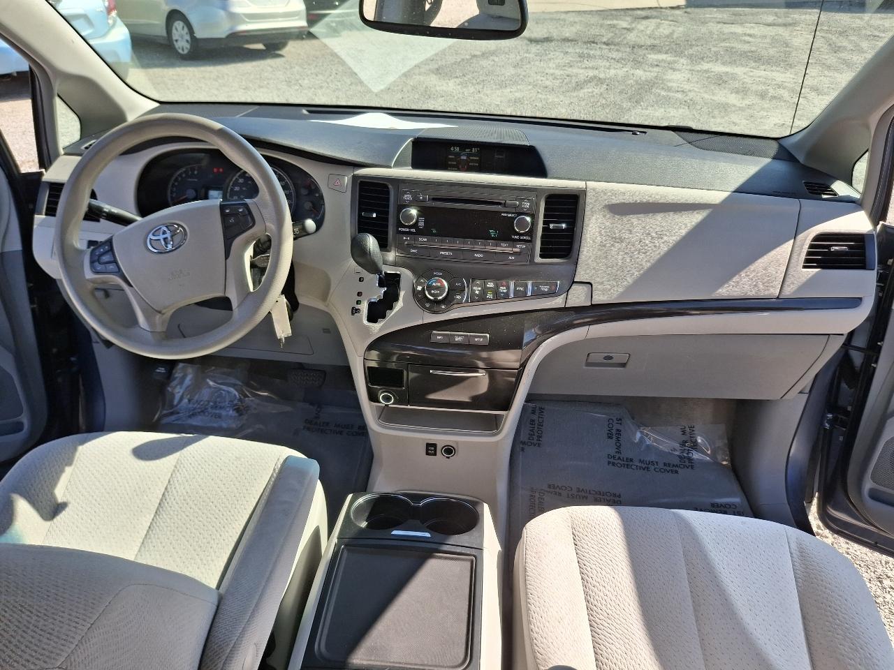 Toyota Sienna LE FWD 8-Passenger V6 2014